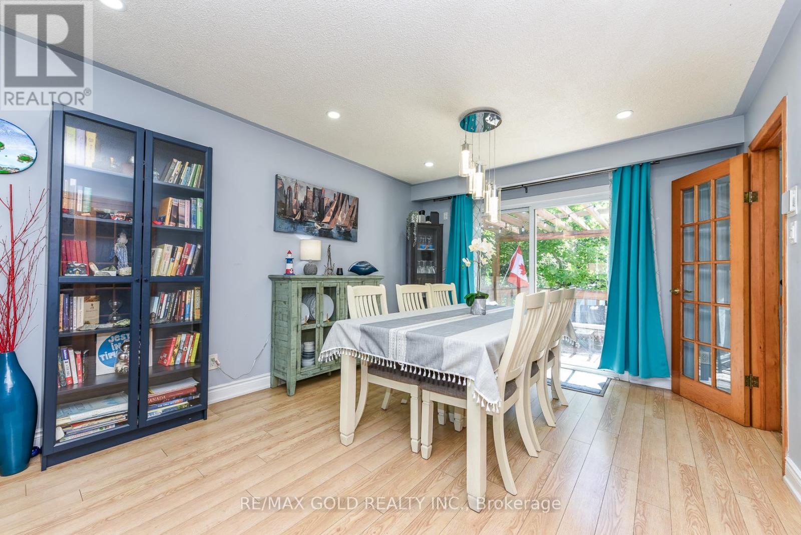 18 DRURY CRESCENT - 10