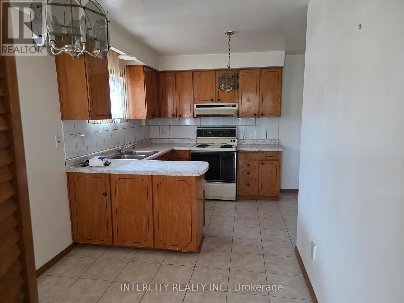 7030 DARCEL AVENUE - 6