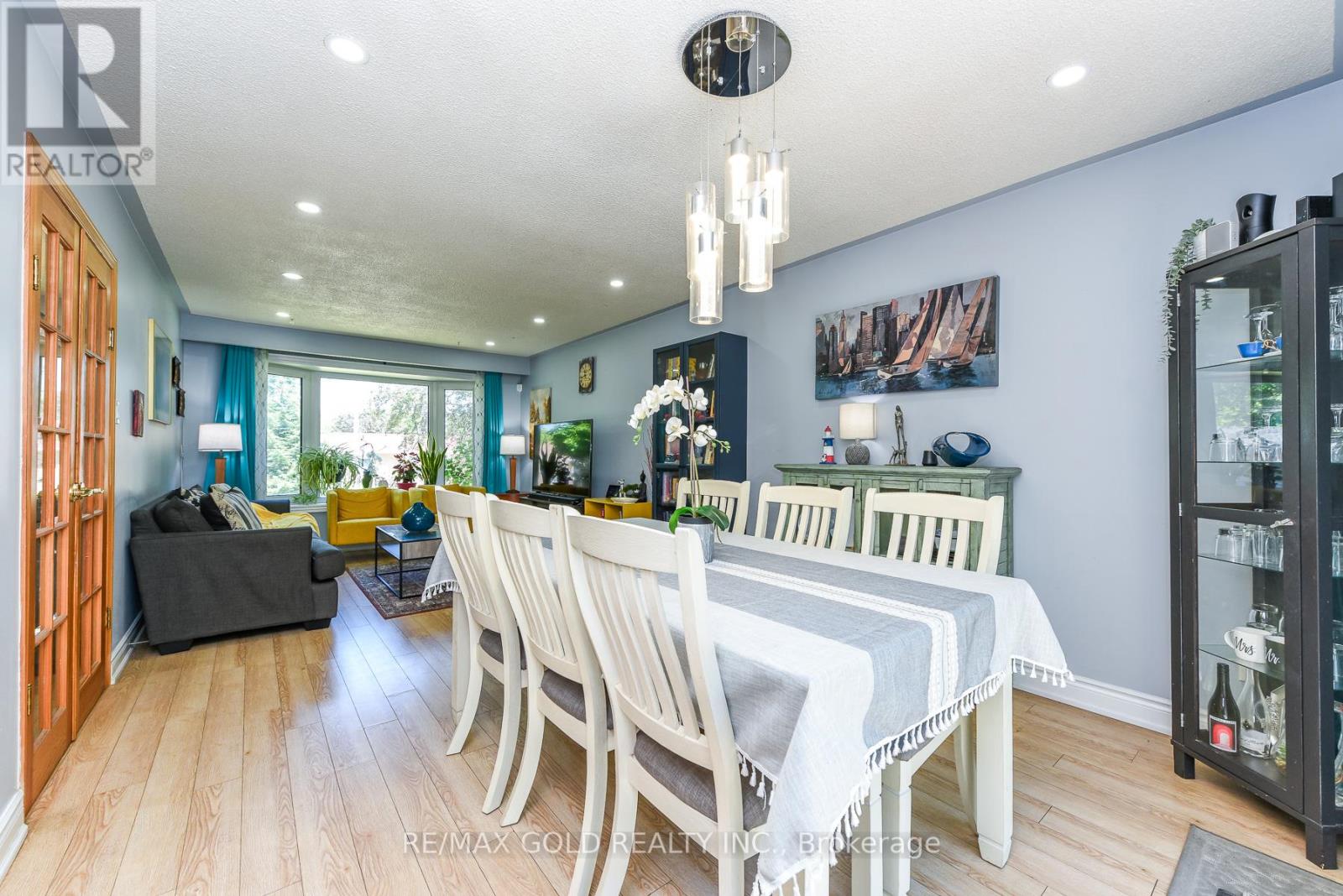 18 DRURY CRESCENT - 12