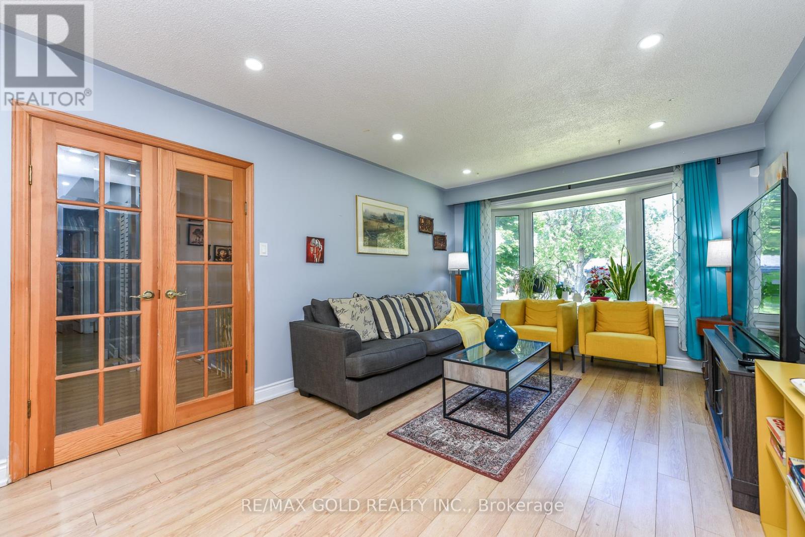 18 DRURY CRESCENT - 14