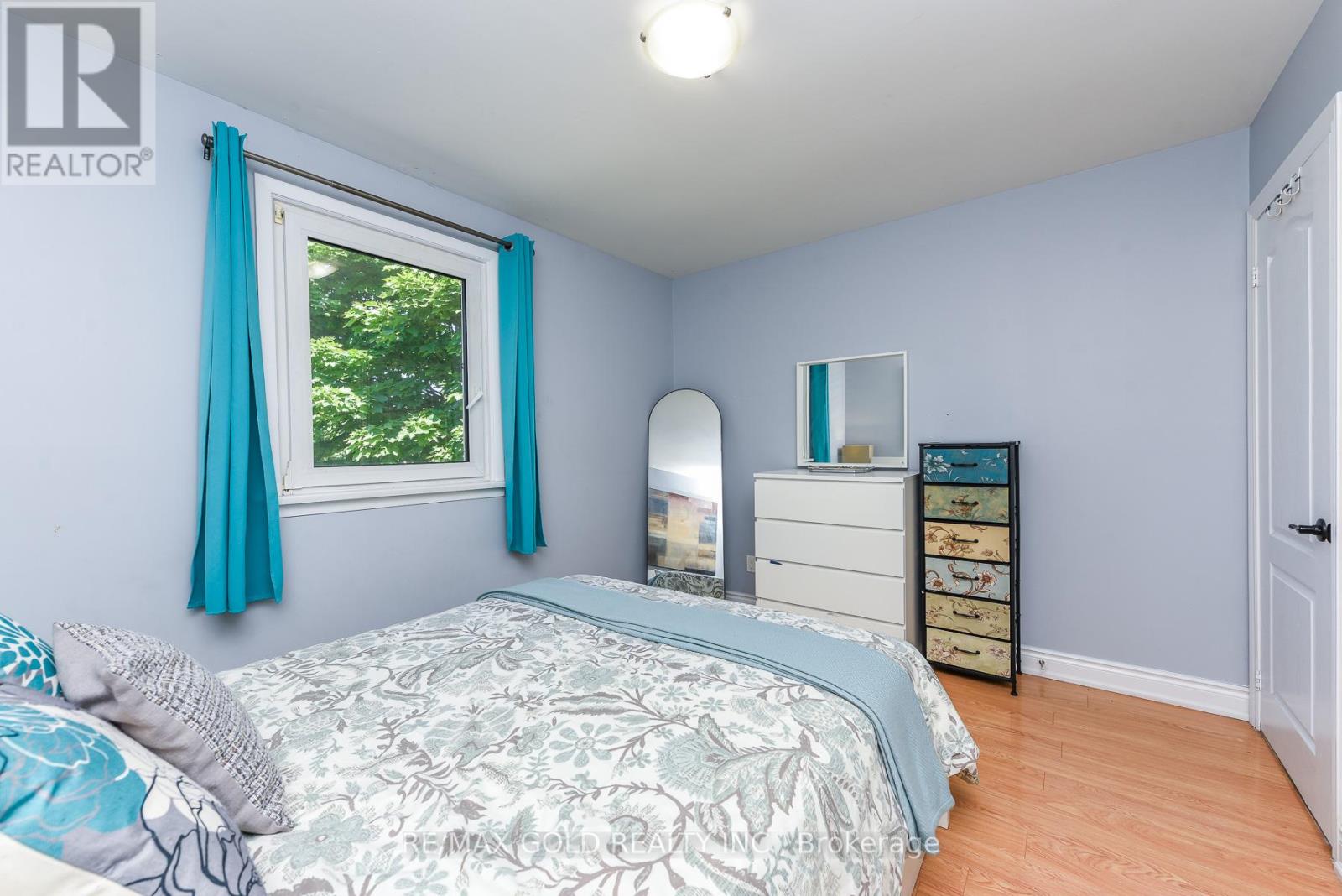 18 DRURY CRESCENT - 23