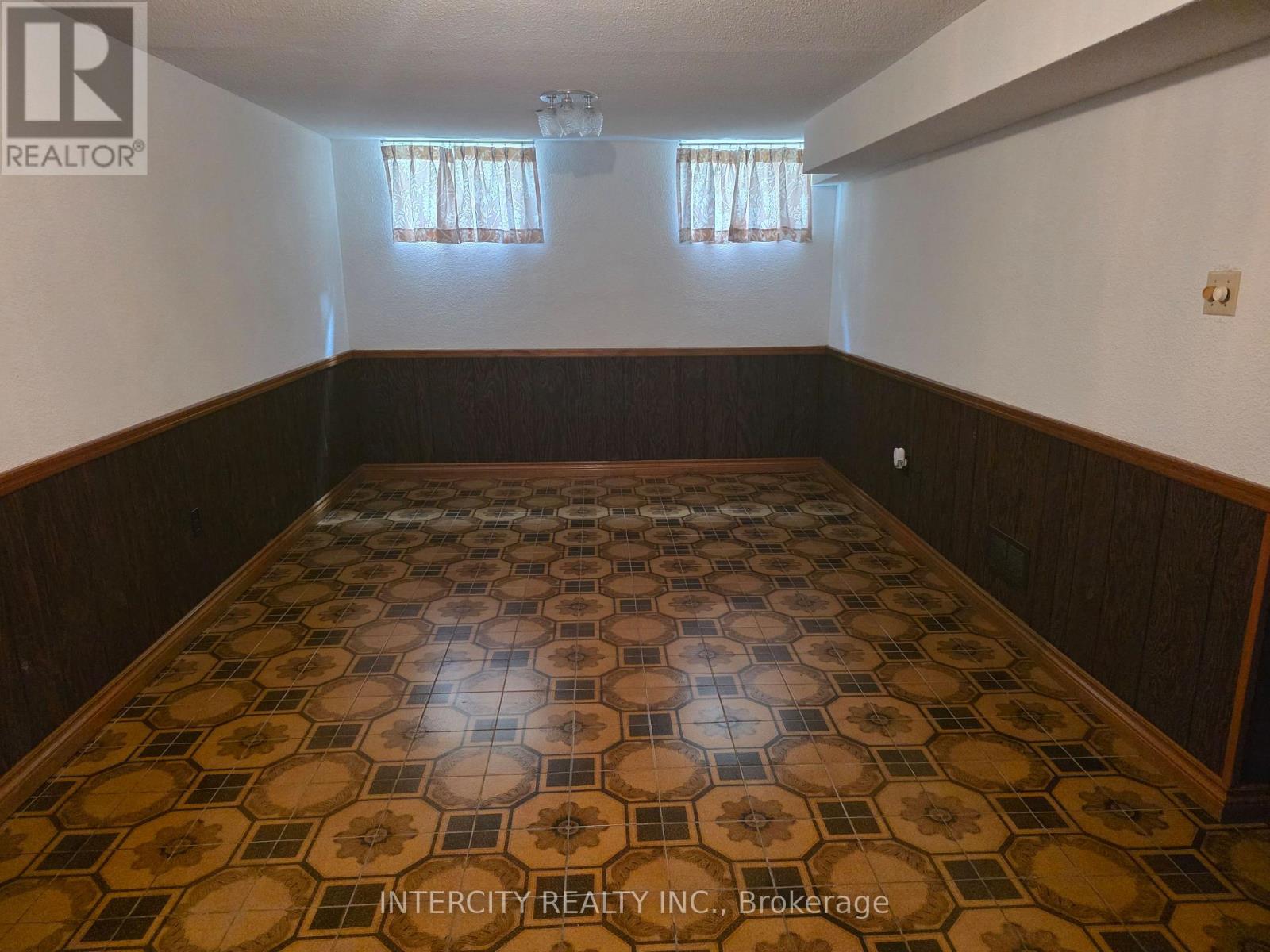 7030 DARCEL AVENUE - 15