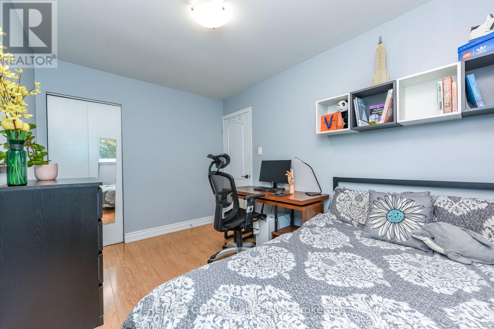 18 DRURY CRESCENT - 29