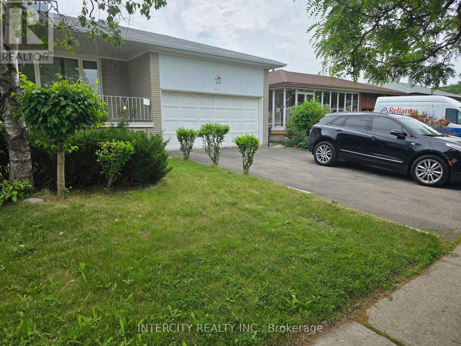 7030 DARCEL AVENUE - 3