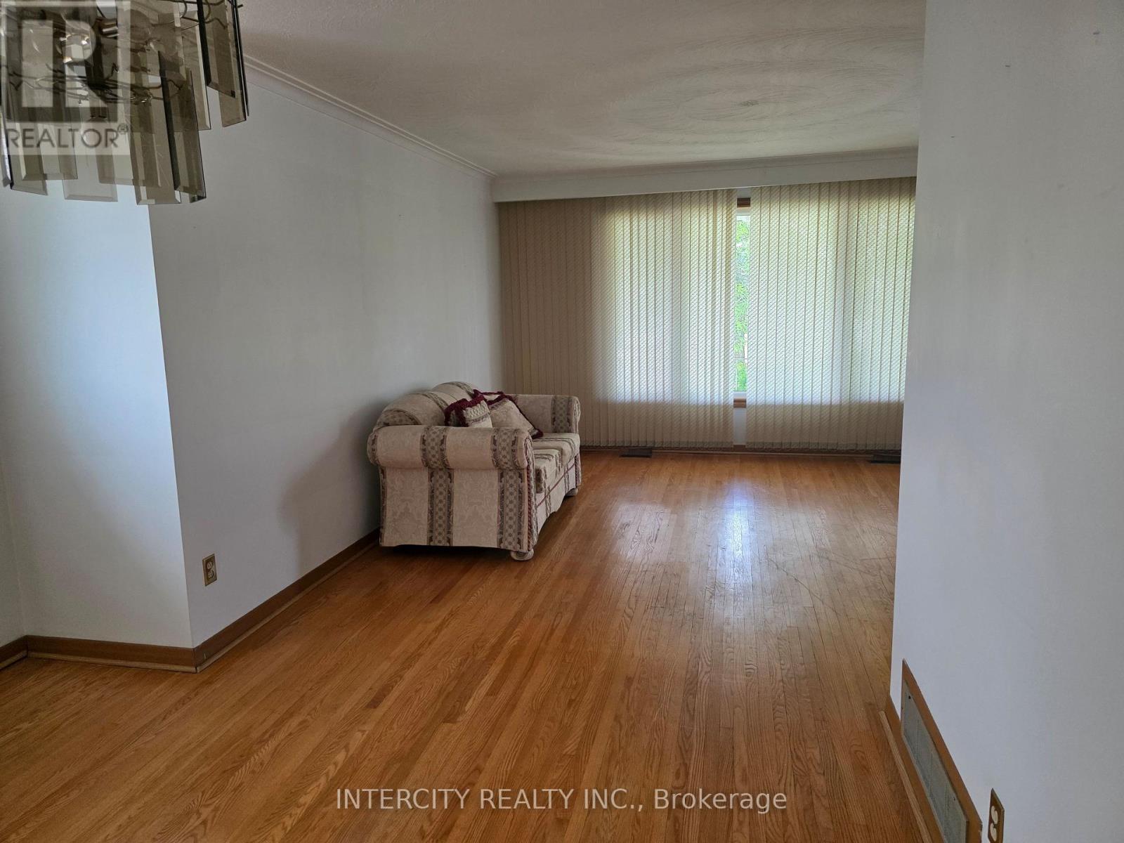 7030 DARCEL AVENUE - 8
