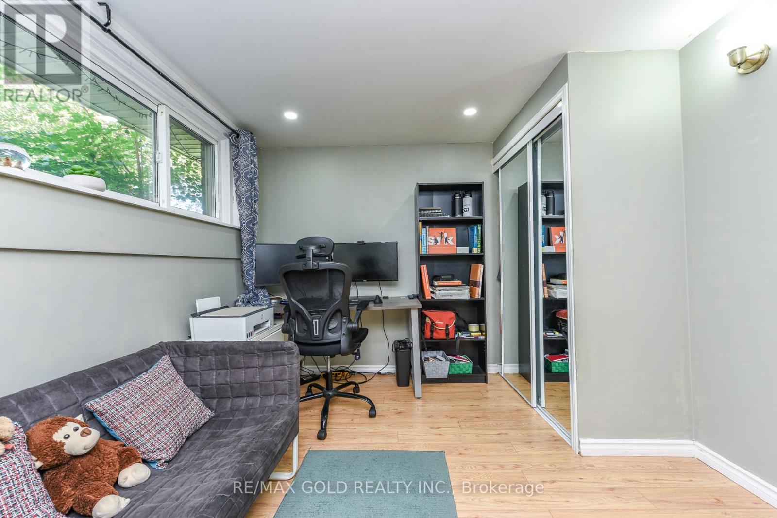 18 DRURY CRESCENT - 39