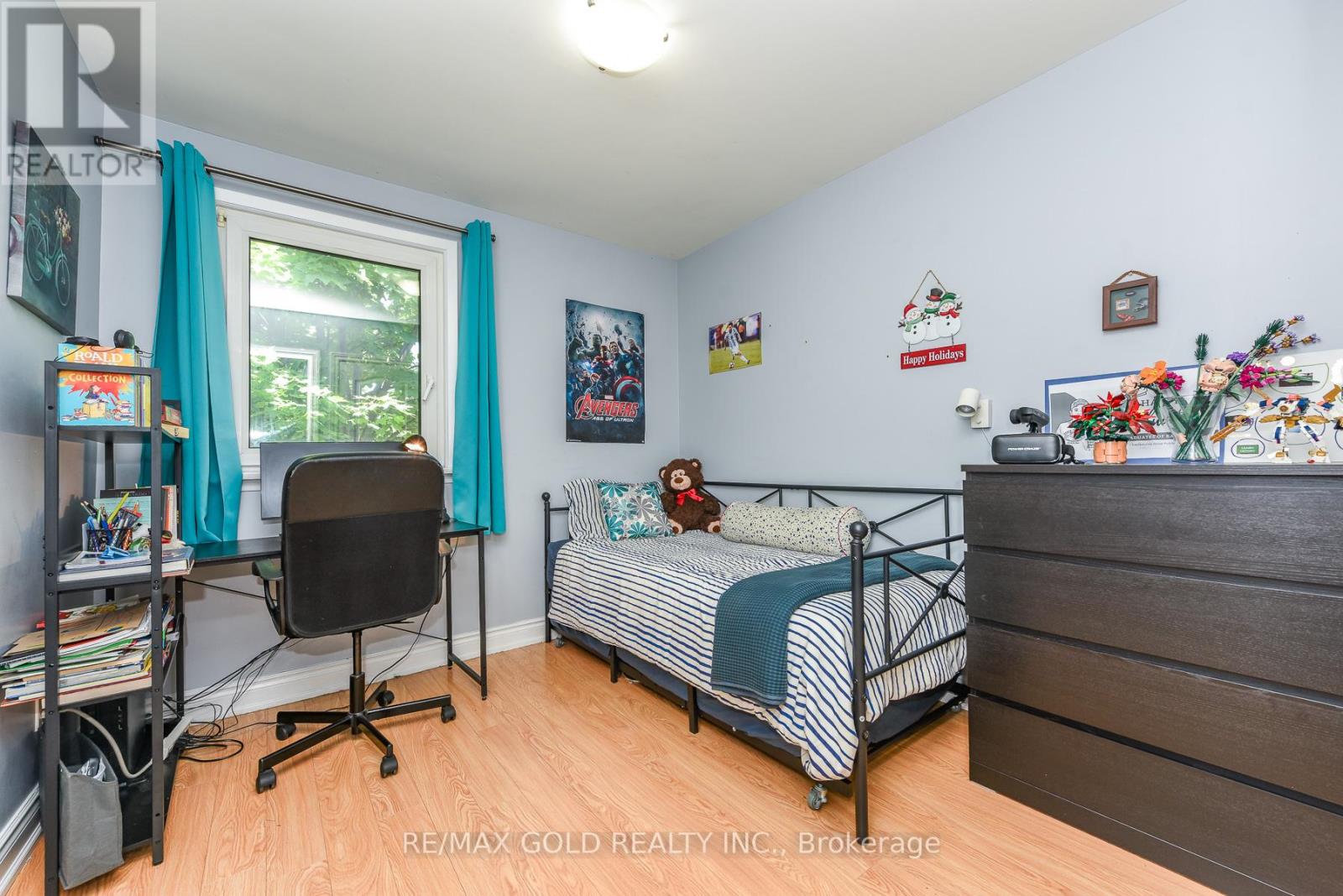 18 DRURY CRESCENT - 26
