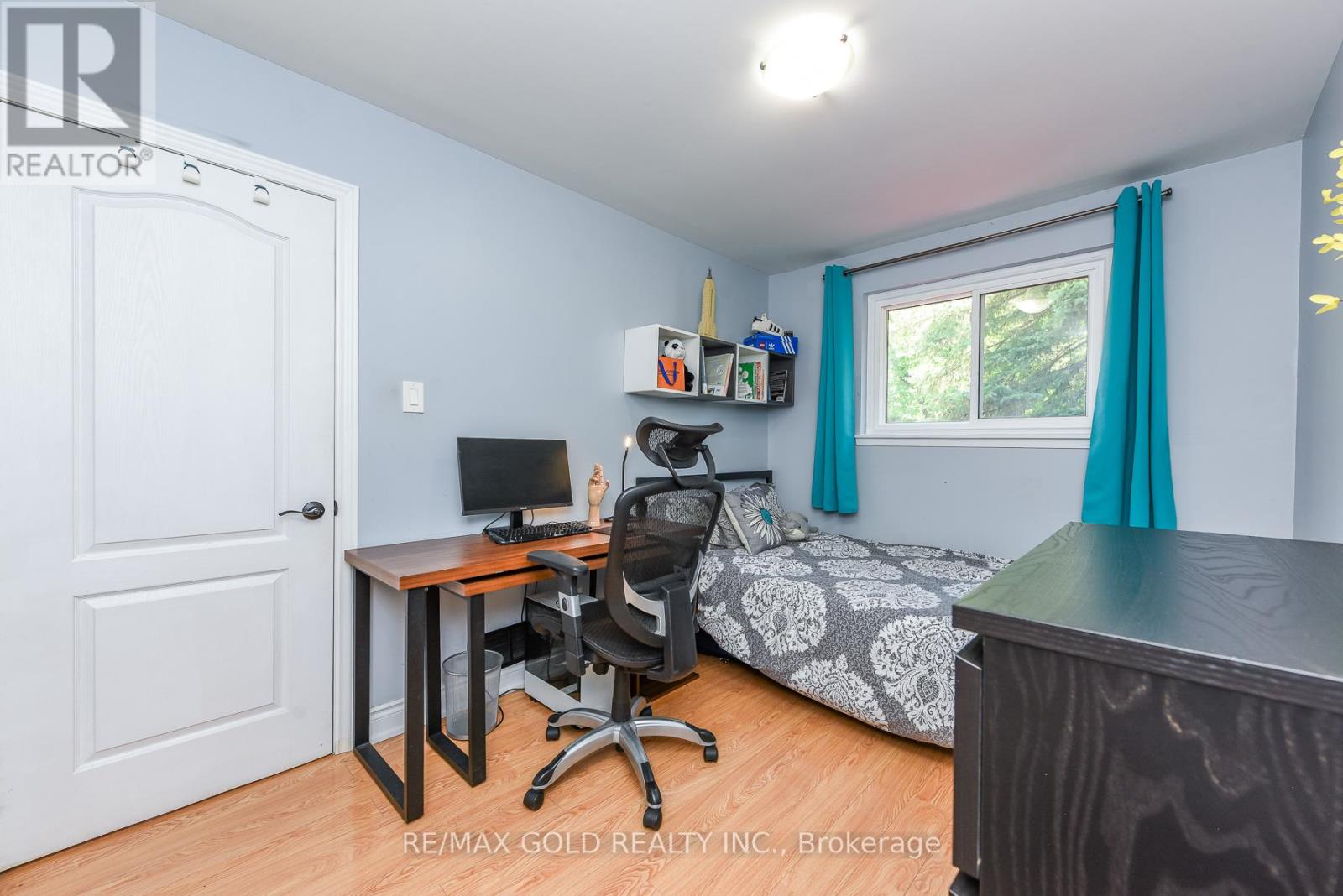18 DRURY CRESCENT - 28