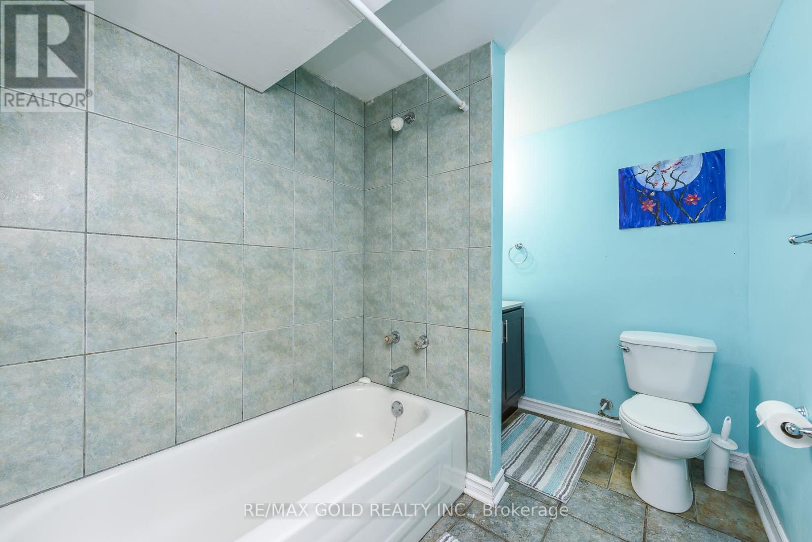 18 DRURY CRESCENT - 40