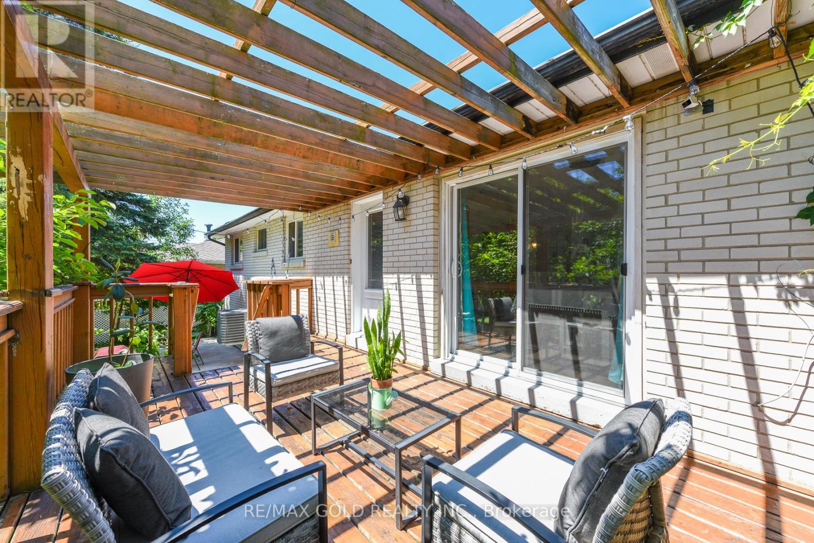 18 DRURY CRESCENT - 46