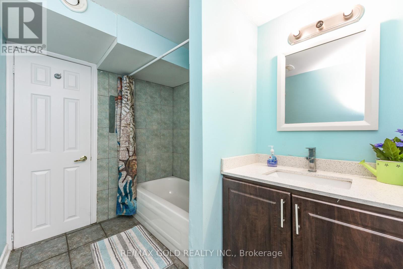 18 DRURY CRESCENT - 41