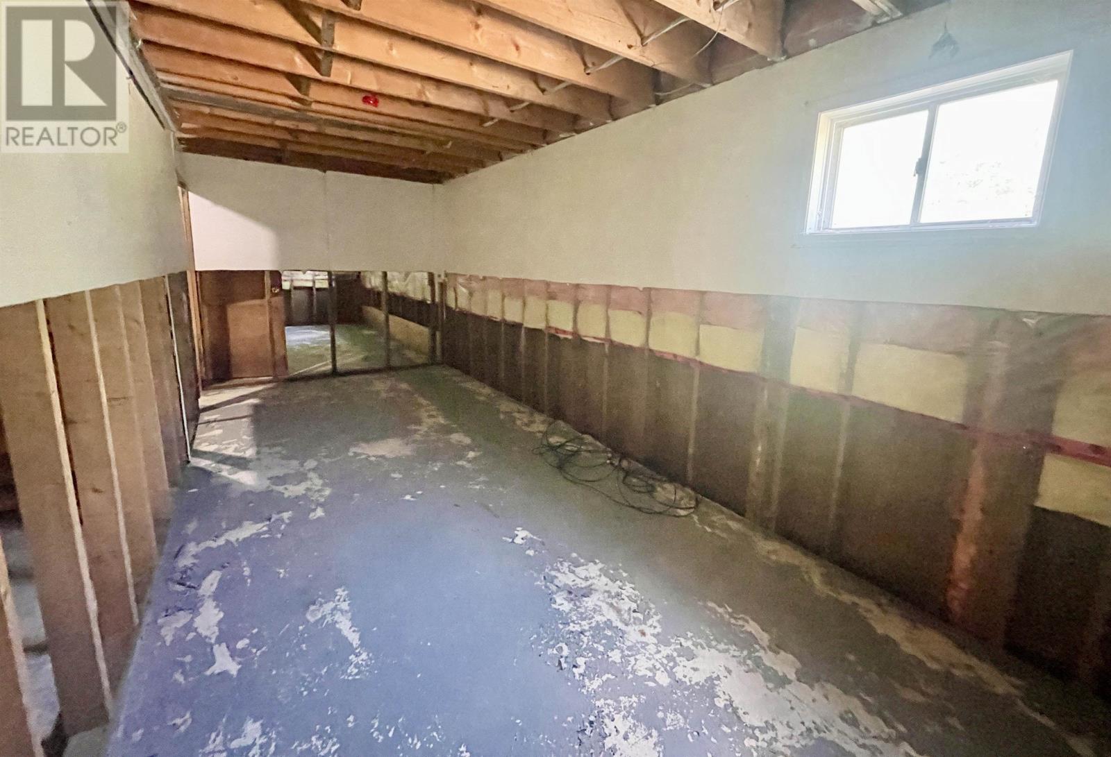 297 Cemetery RD - 31