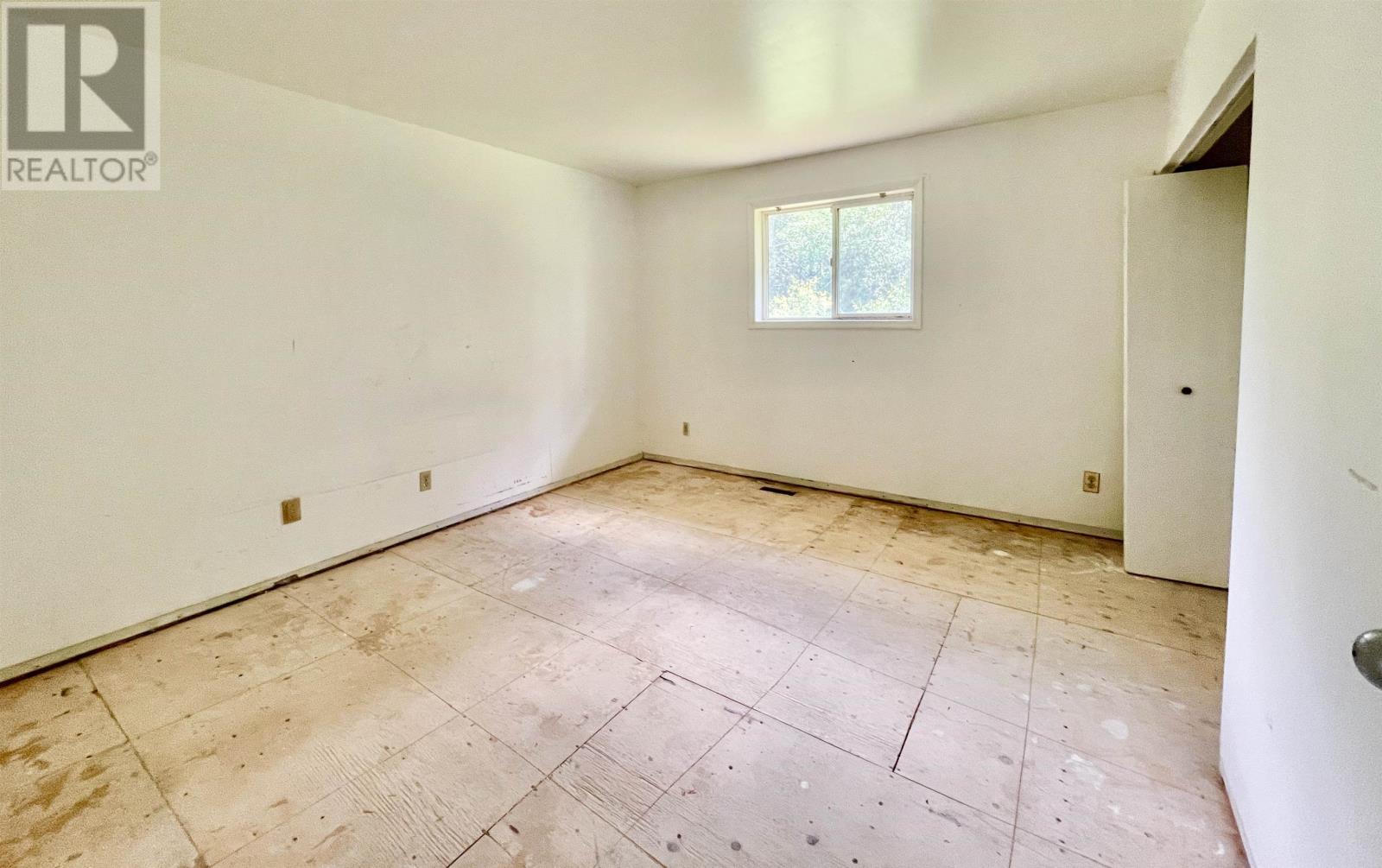 29 Bay ST - 9