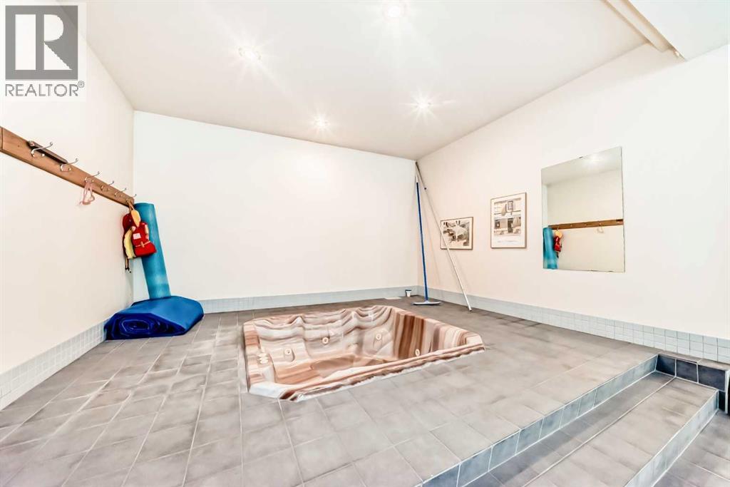 131 Varsity Estates Terrace NW - 34