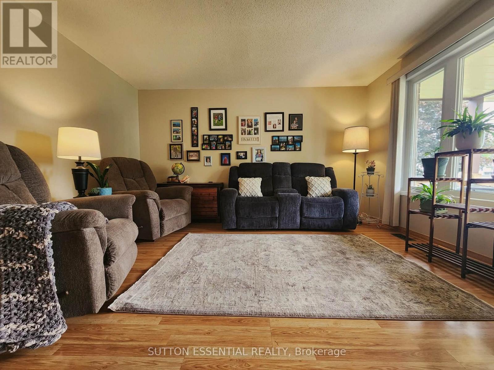 5128 MEADOWLAND DRIVE - 6
