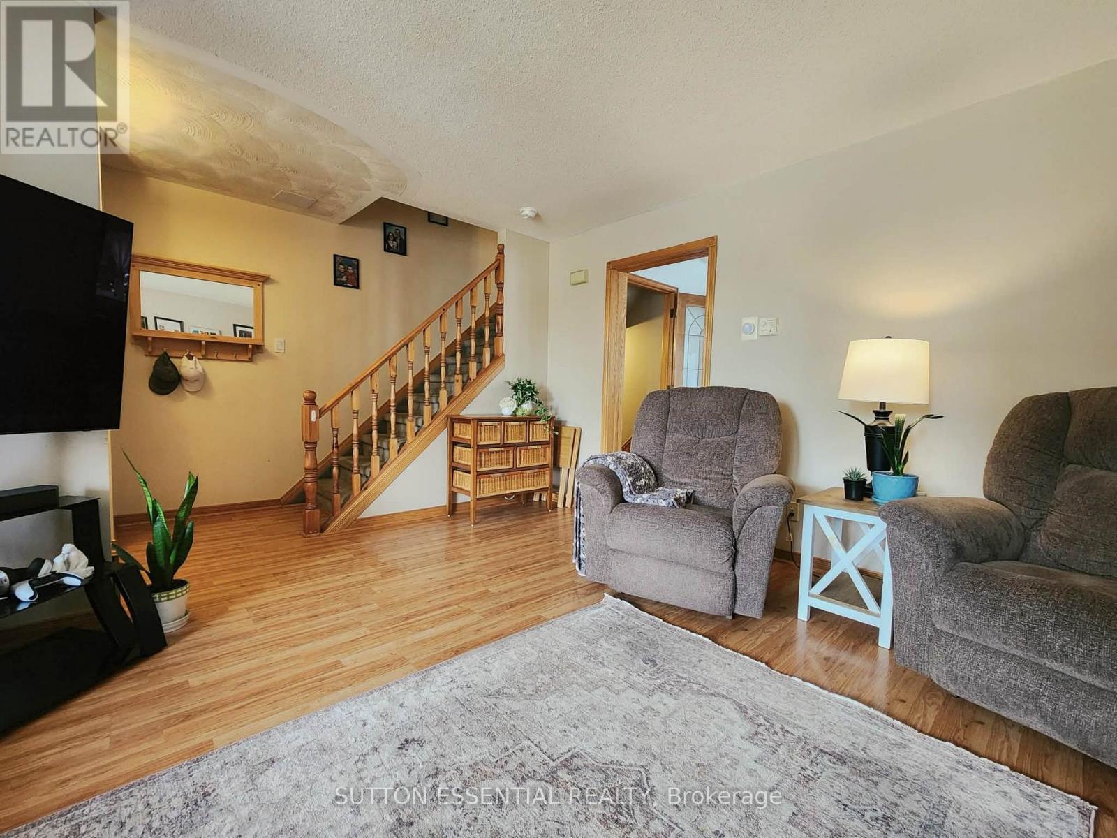 5128 MEADOWLAND DRIVE - 8