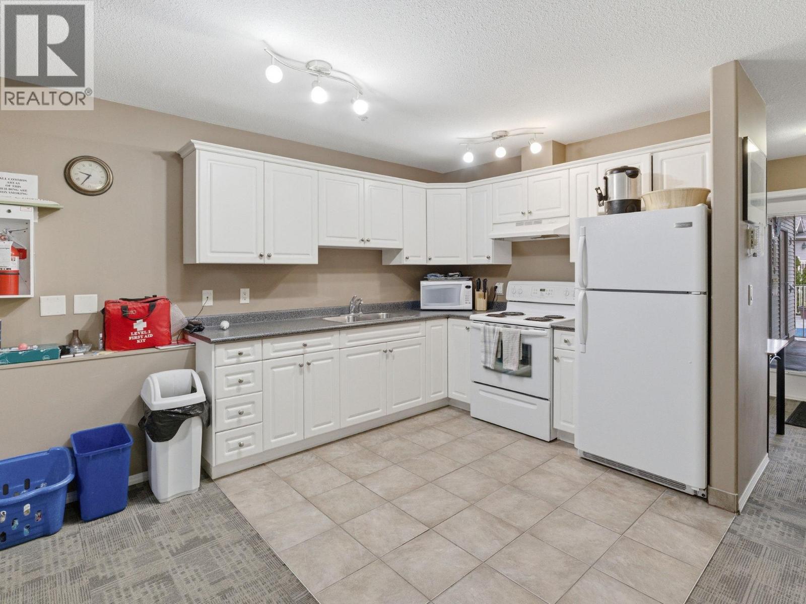 #8 2100 Boucherie Road - 26