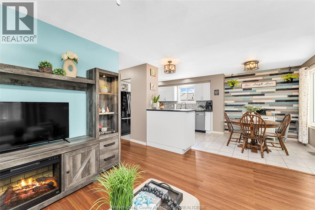 114 GLOUCESTER DRIVE - 10