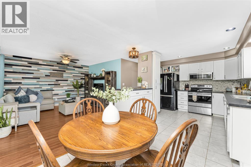 114 GLOUCESTER DRIVE - 12