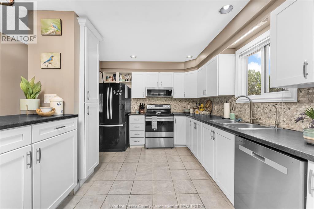 114 GLOUCESTER DRIVE - 14
