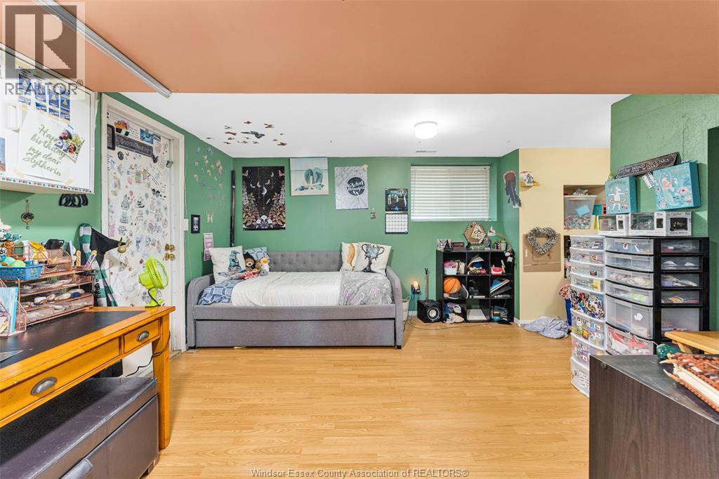 114 GLOUCESTER DRIVE - 26