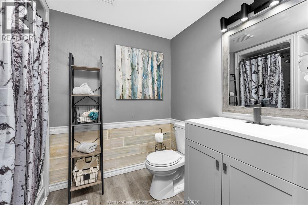 114 GLOUCESTER DRIVE - 28