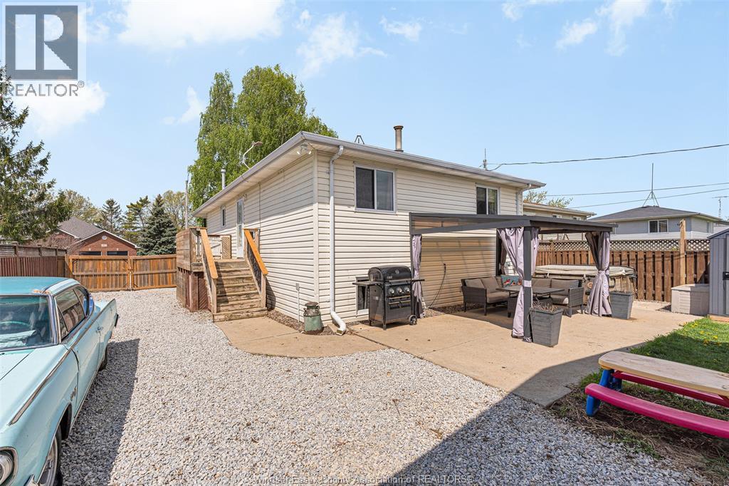 114 GLOUCESTER DRIVE - 31