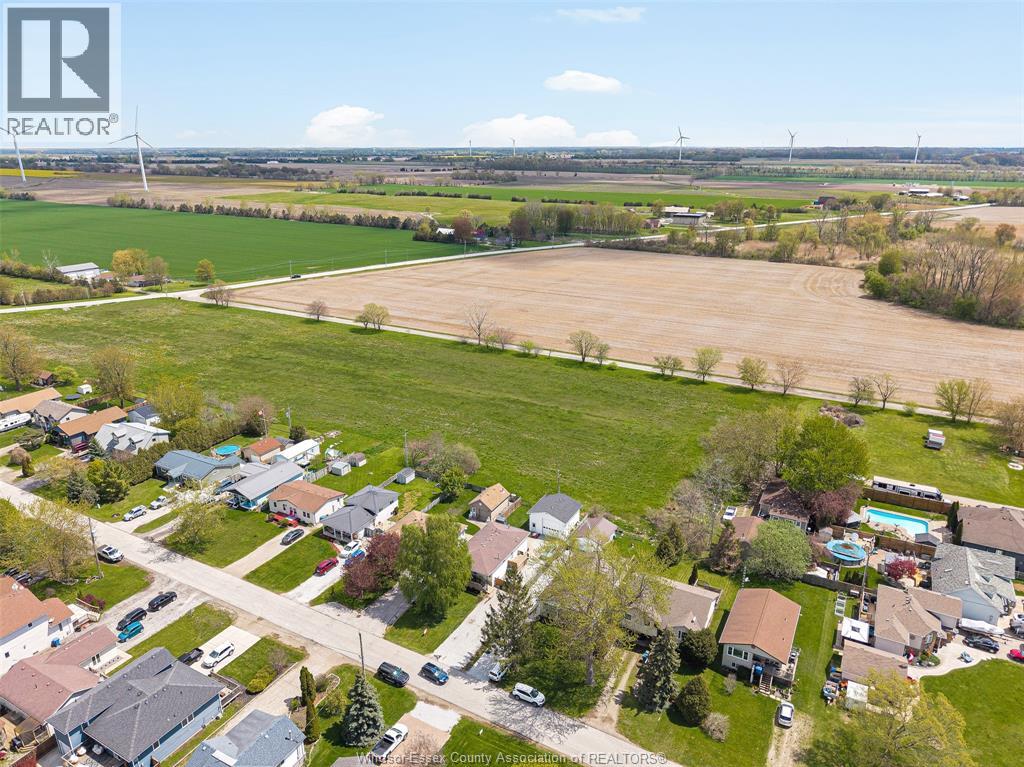 114 GLOUCESTER DRIVE - 34