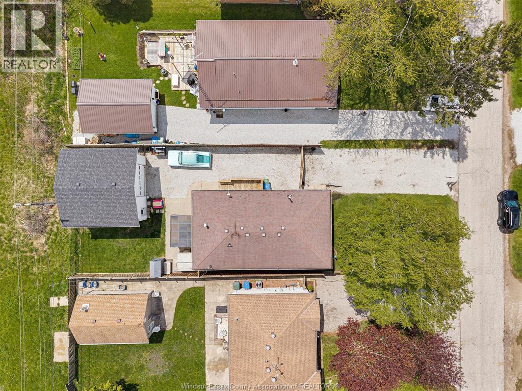114 GLOUCESTER DRIVE - 37