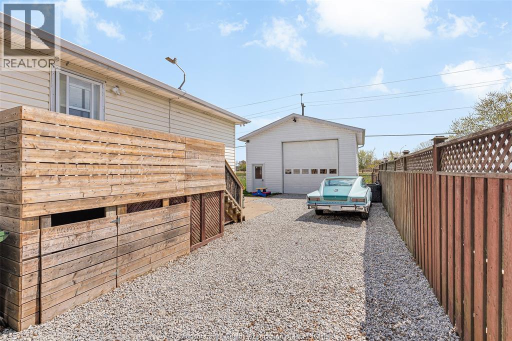 114 GLOUCESTER DRIVE - 5