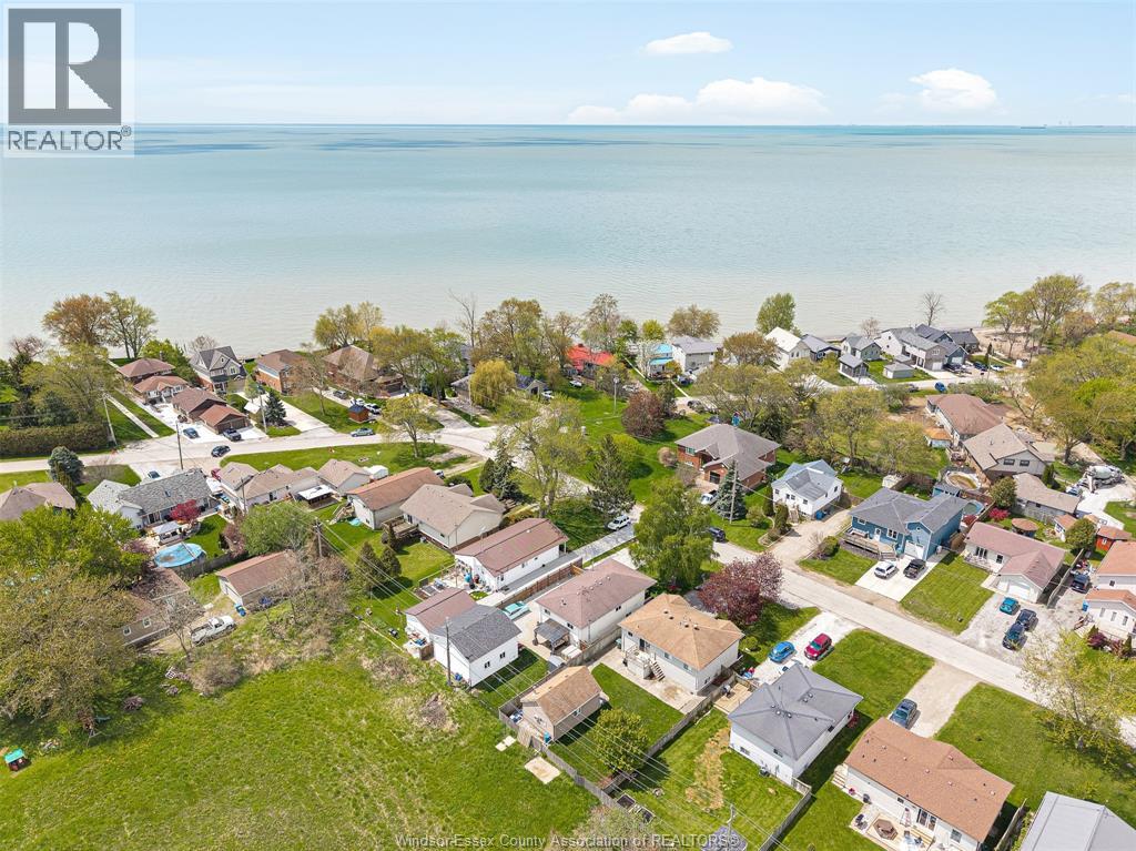 114 GLOUCESTER DRIVE - 6