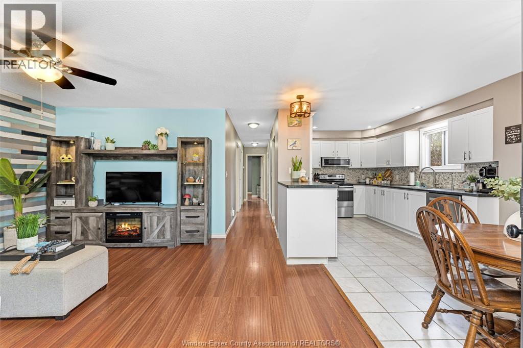 114 GLOUCESTER DRIVE - 8