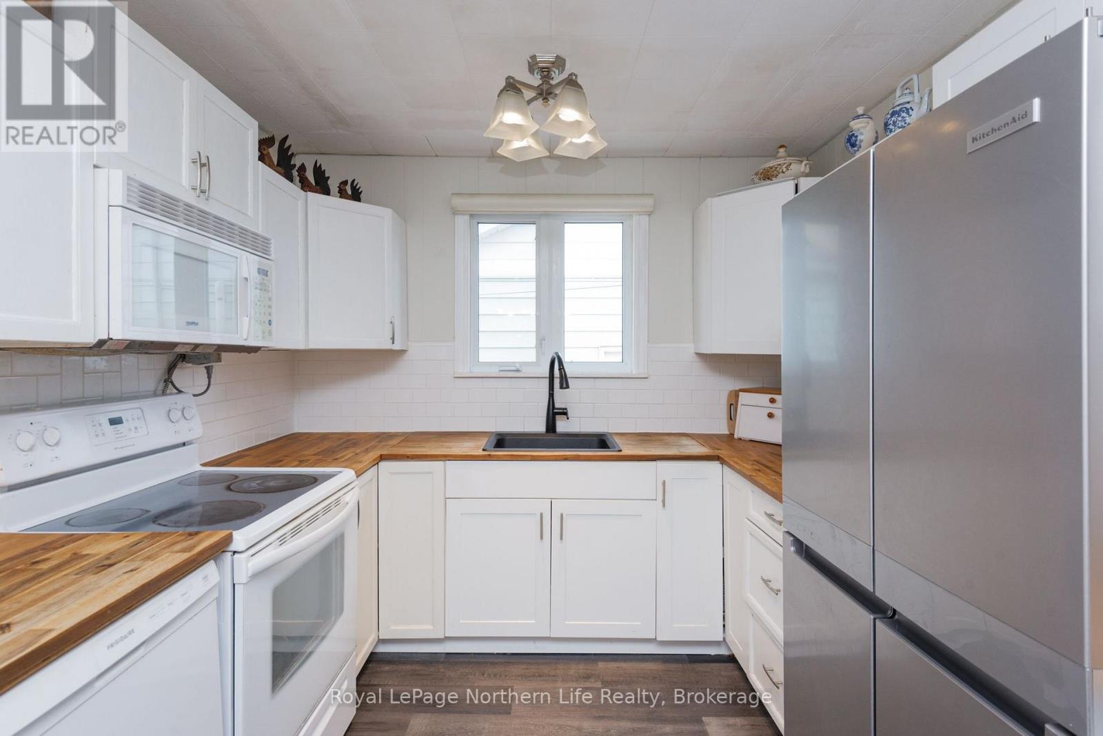 1052 FROST STREET - 10