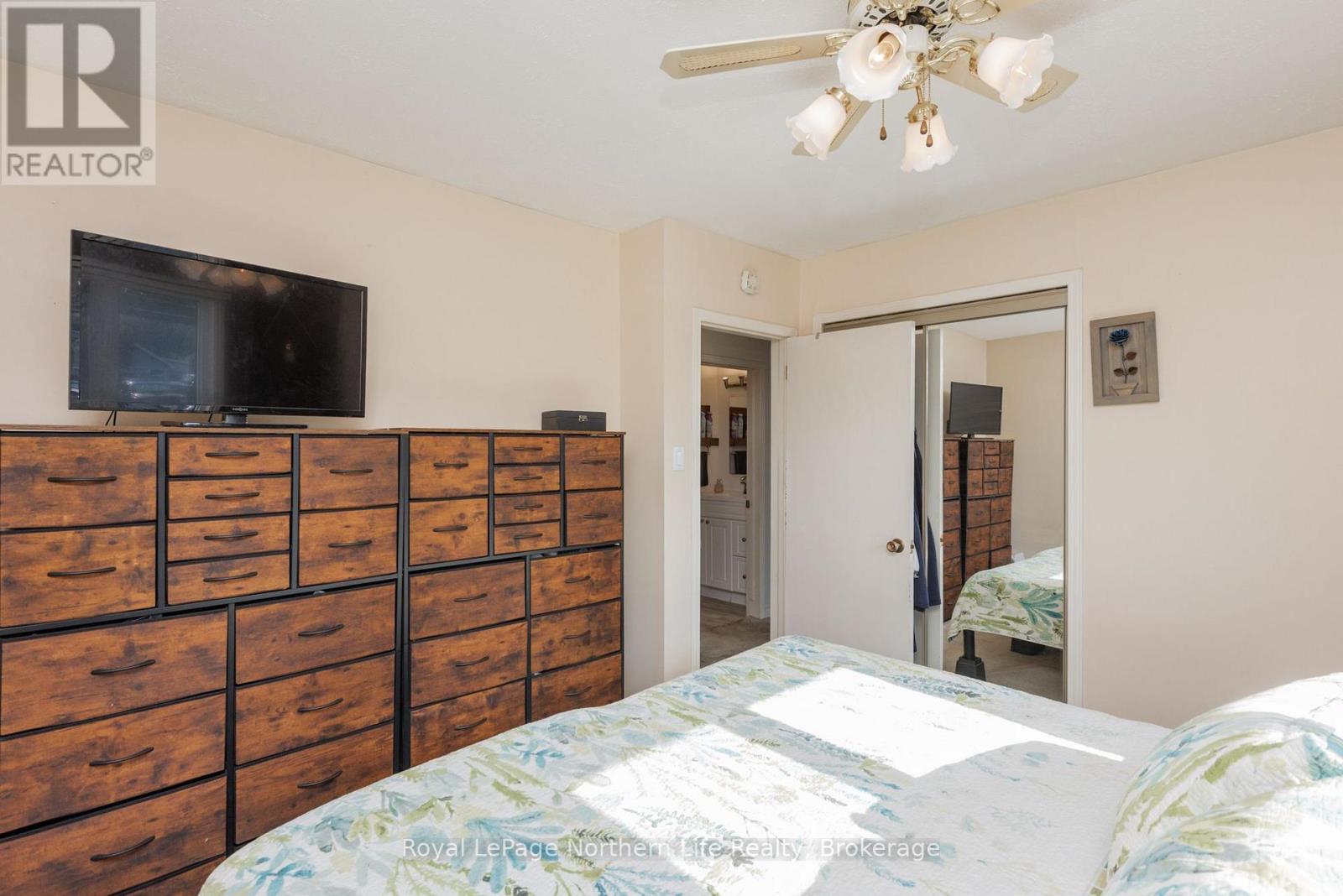 1052 FROST STREET - 16