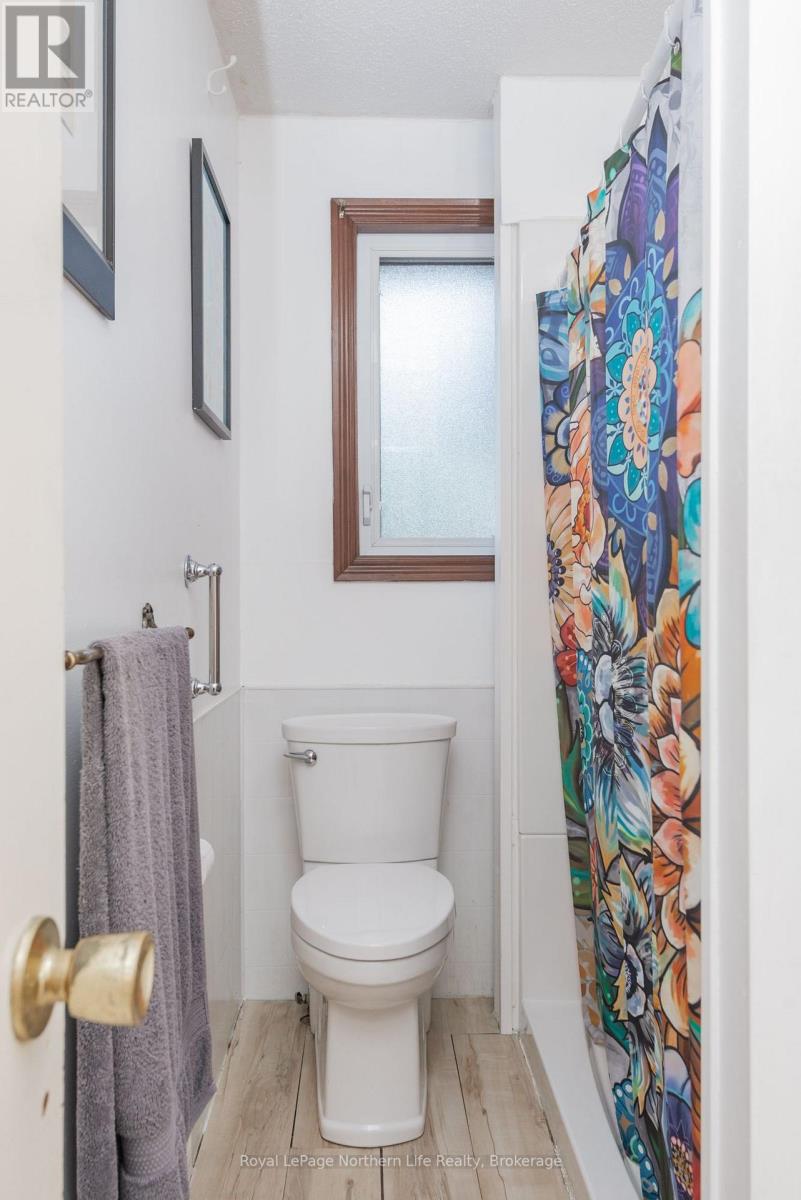 1052 FROST STREET - 21