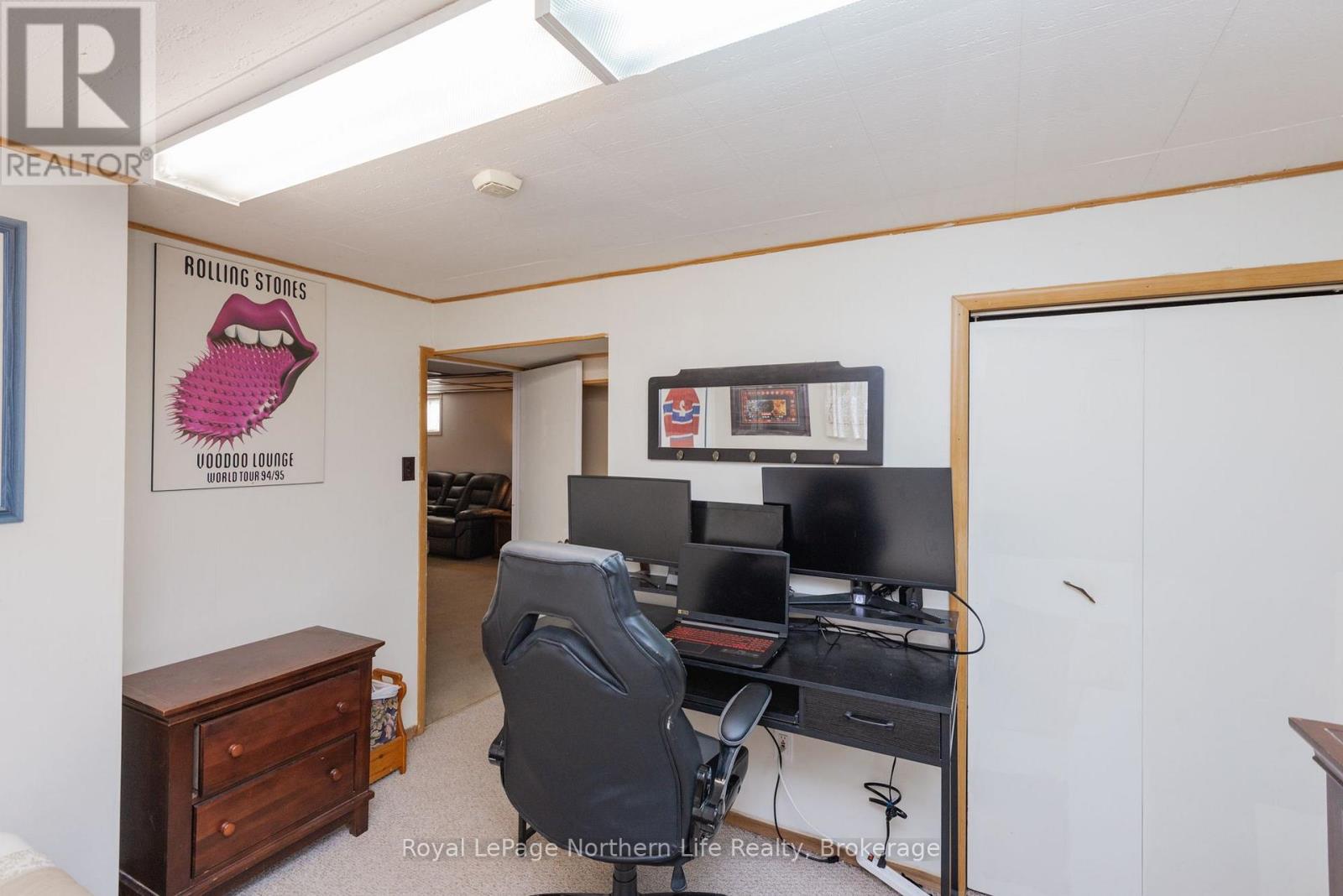 1052 FROST STREET - 30