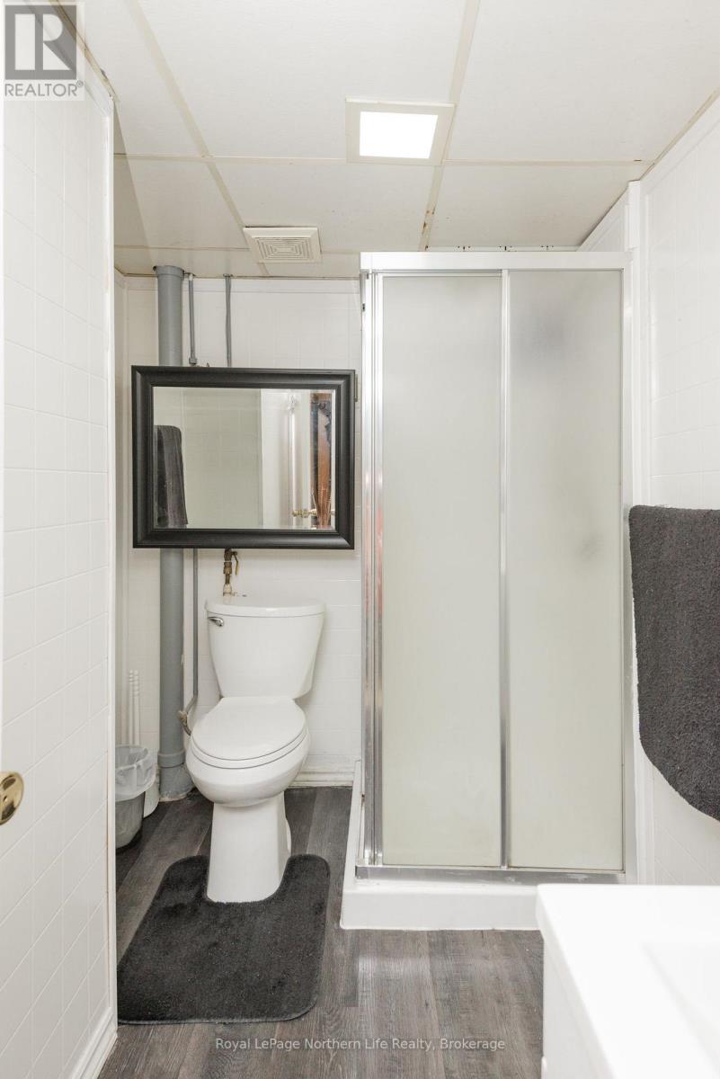 1052 FROST STREET - 31