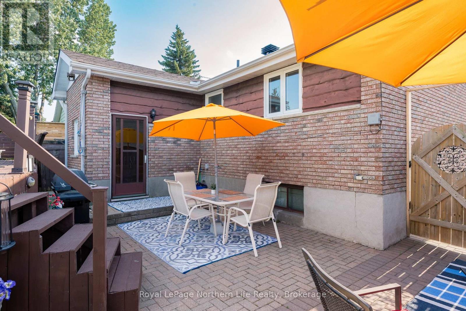 1052 FROST STREET - 35