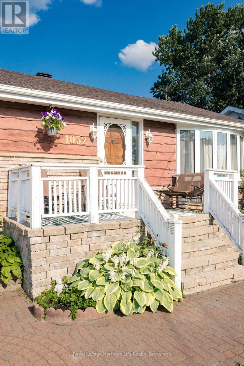 1052 FROST STREET - 4