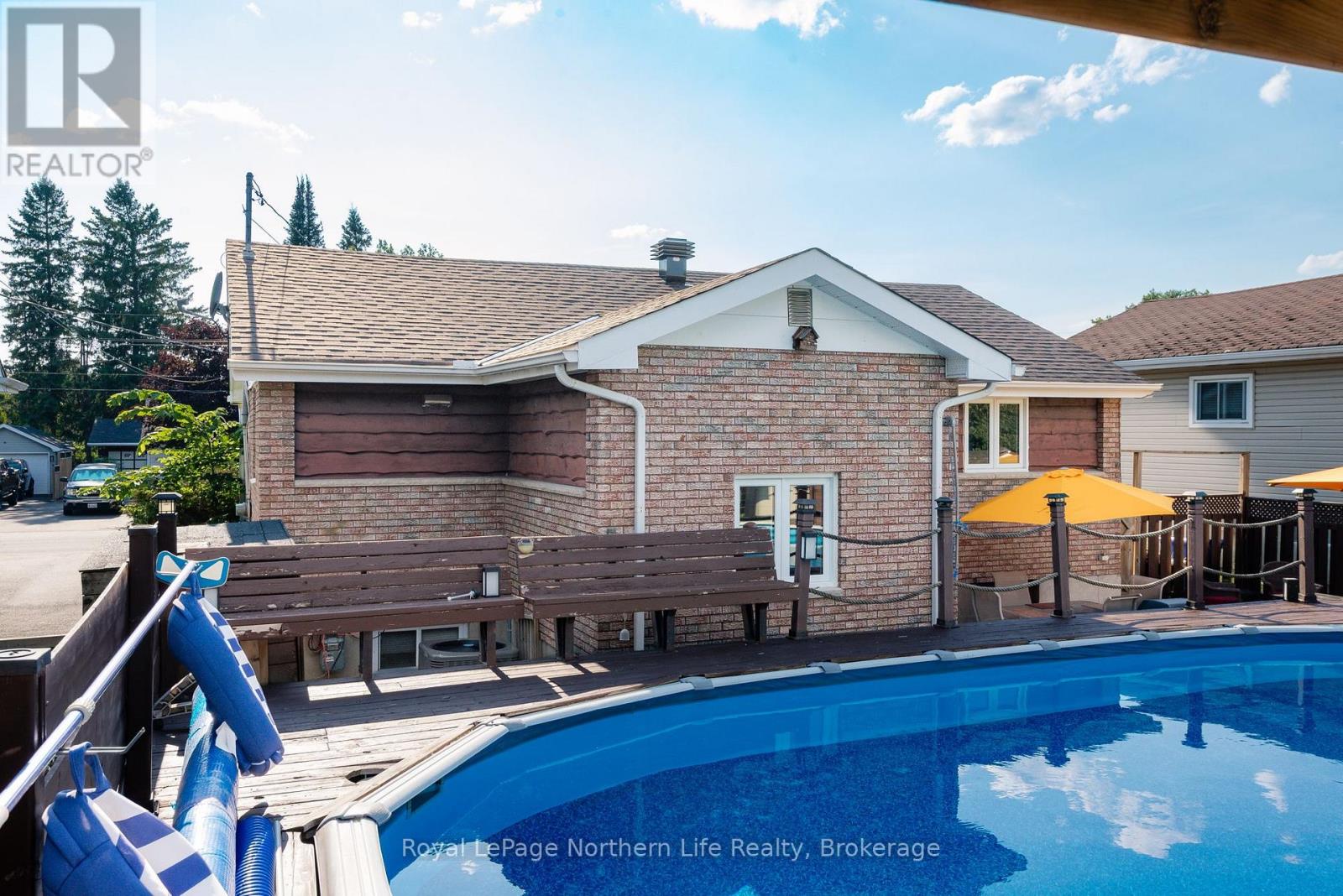 1052 FROST STREET - 40