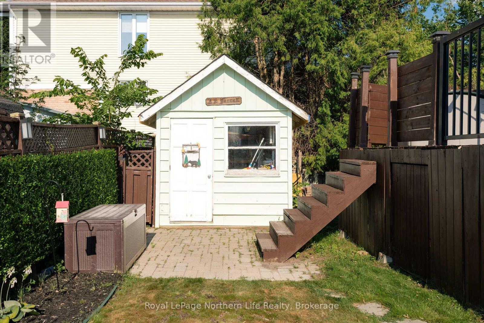 1052 FROST STREET - 41