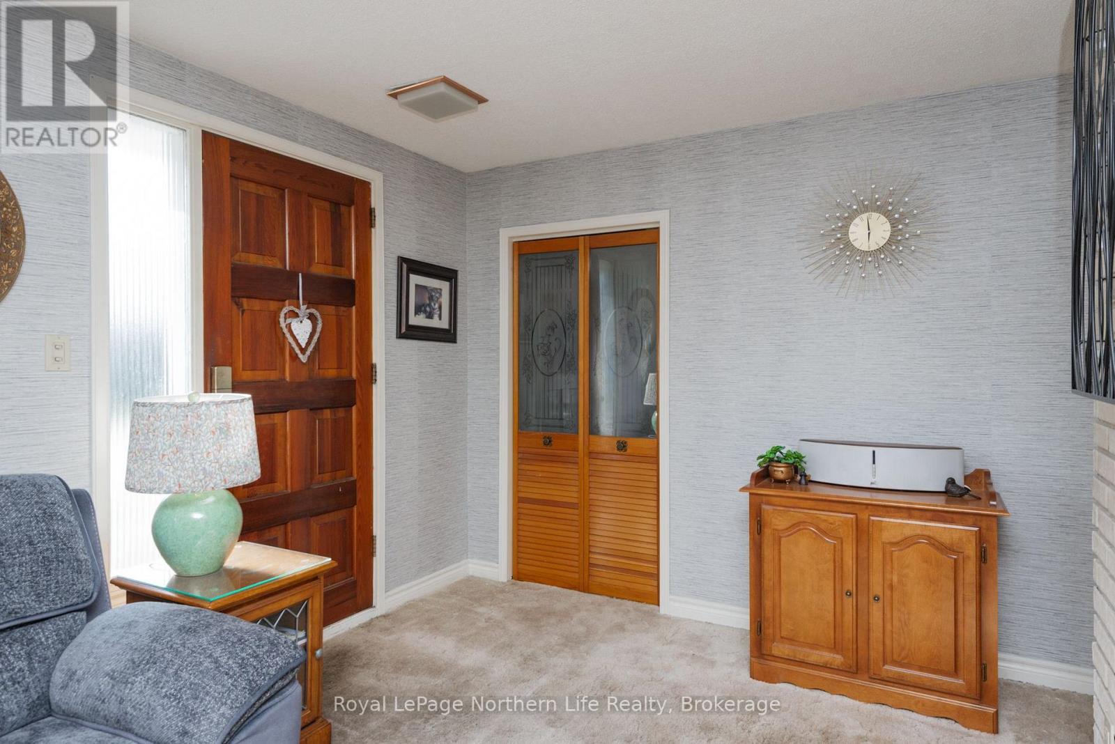 1052 FROST STREET - 5