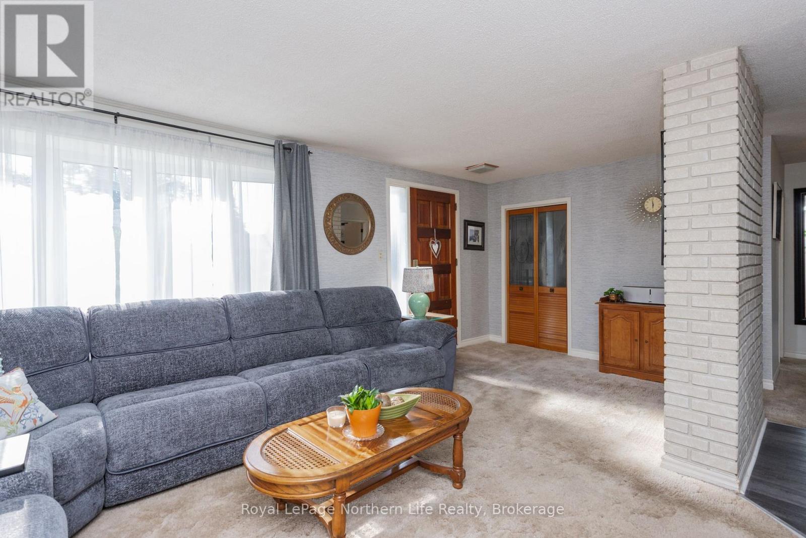 1052 FROST STREET - 6