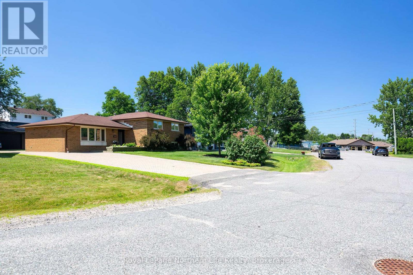 131 COREEN CRESCENT - 5
