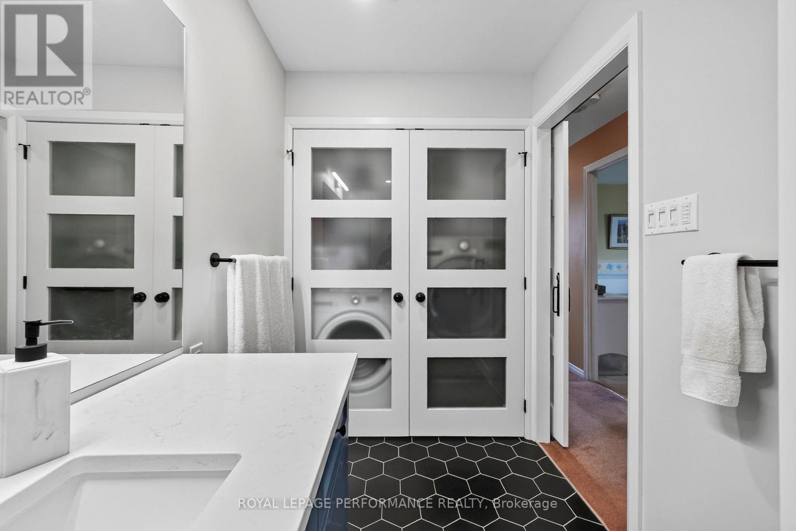 522 JASE STREET - 32