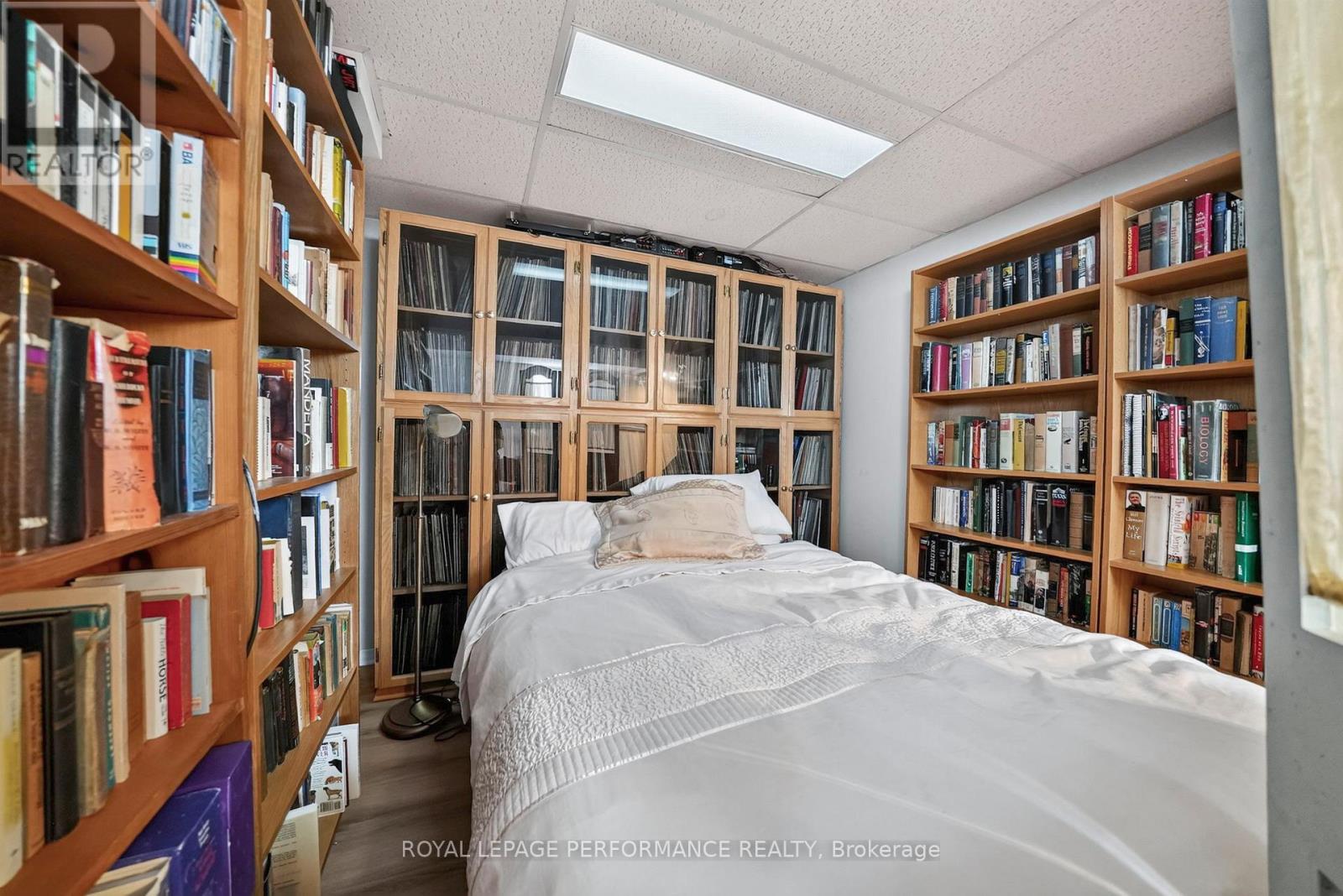 522 JASE STREET - 36