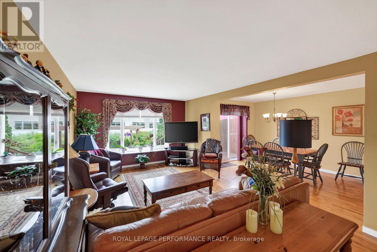 522 JASE STREET - 8