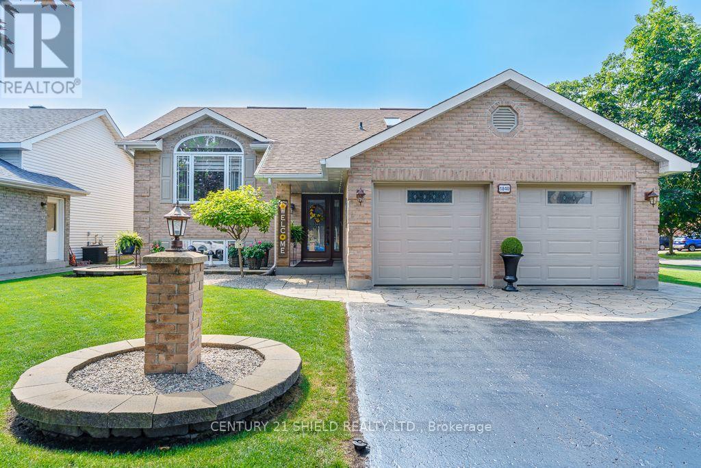 1840 BELVEDERE CRESCENT - 1