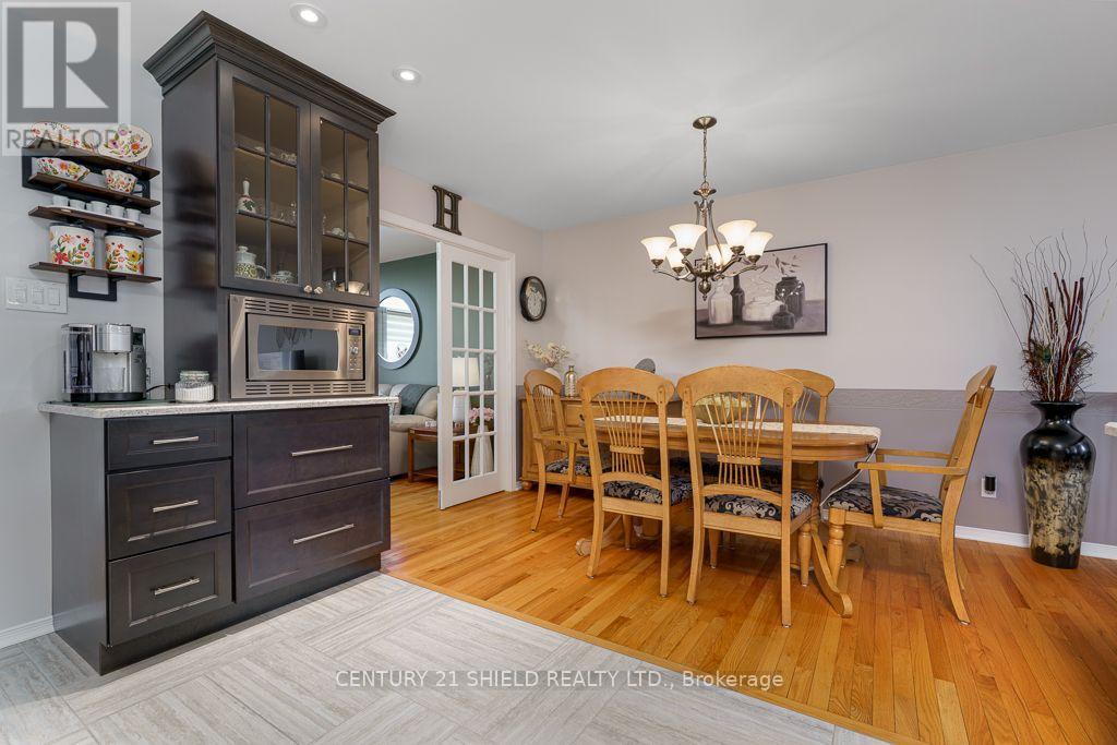 1840 BELVEDERE CRESCENT - 13