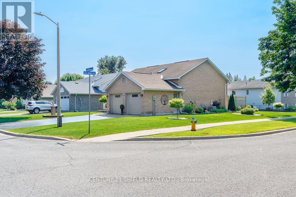 1840 BELVEDERE CRESCENT - 4